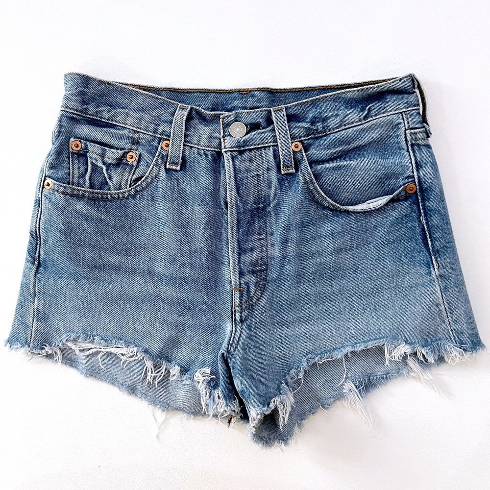 LEVI'S Women's 501 High Rise Light Wash Cut Off Jean Shorts 25